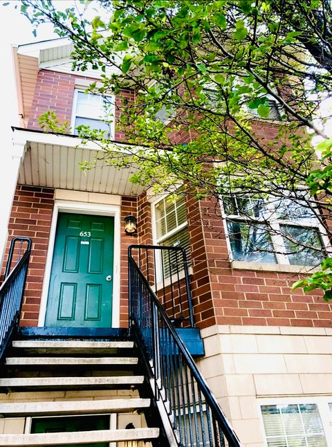 Photo of 653 W Division Street #B, Chicago, IL 60610 (MLS # 12530534)