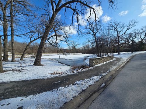 Tiny photo for 175 Margate Court, Lake Bluff, IL 60044 (MLS # 12550062)
