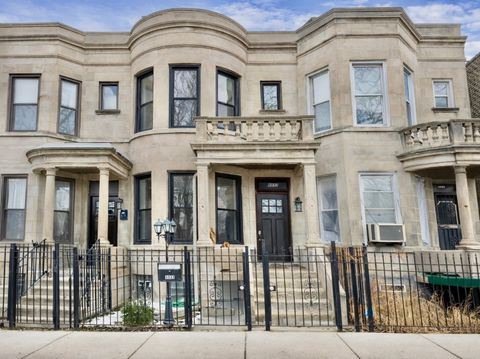 4937 S Prairie Avenue Chicago IL 60615