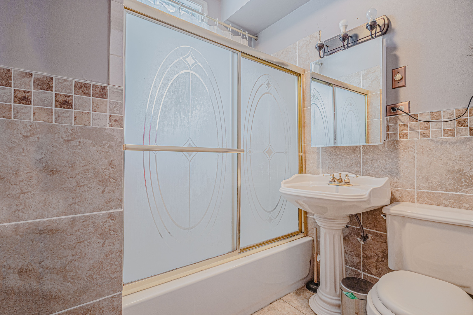 2219 N Kilbourn Avenue