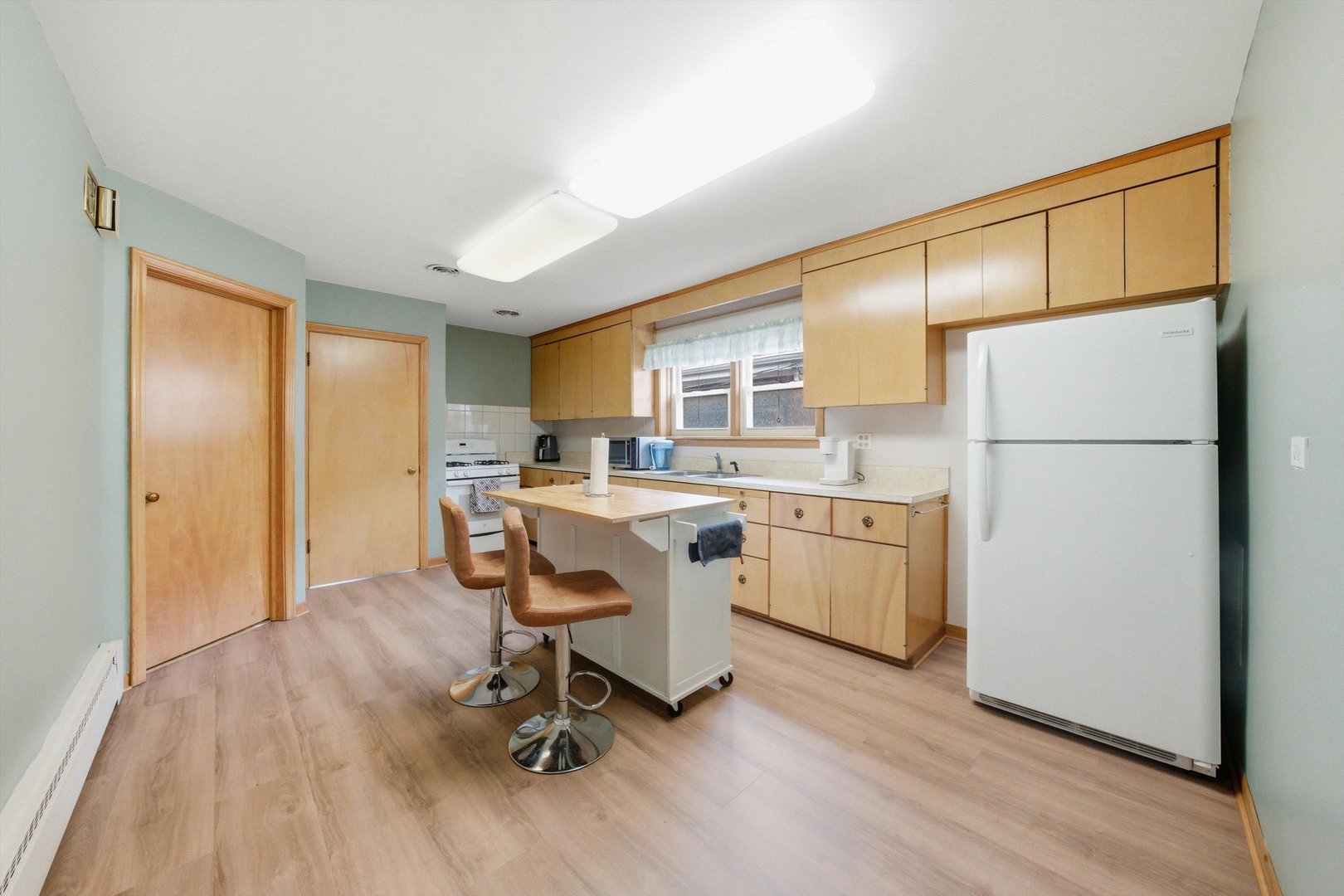 5748 S Kenneth Avenue