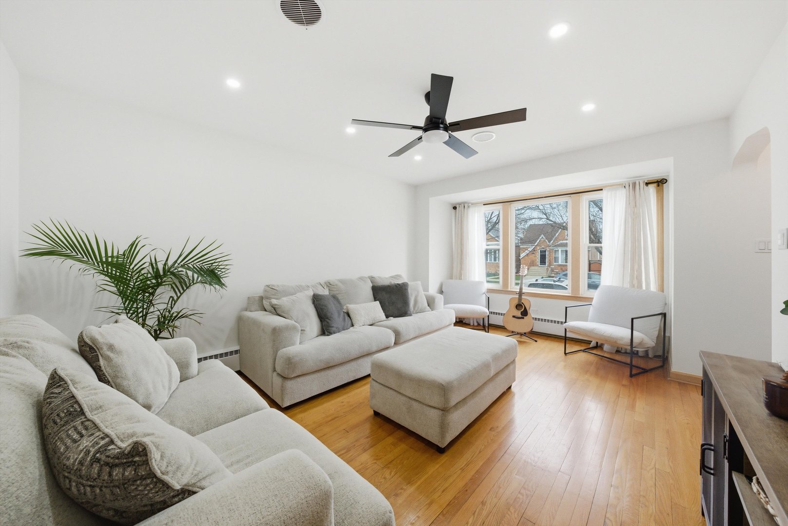 5748 S Kenneth Avenue