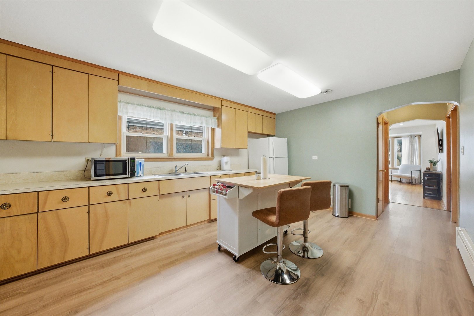 5748 S Kenneth Avenue