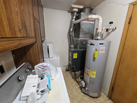 Tiny photo for 8500 Parkside Avenue, Burbank, IL 60459 (MLS # 12604365)