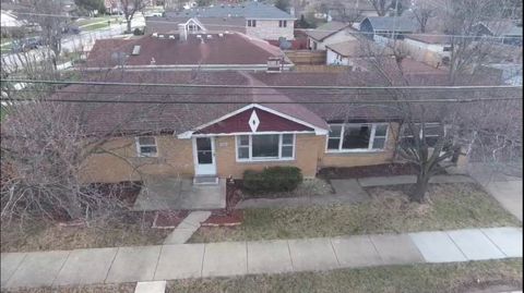 Tiny photo for 8500 Parkside Avenue, Burbank, IL 60459 (MLS # 12604365)