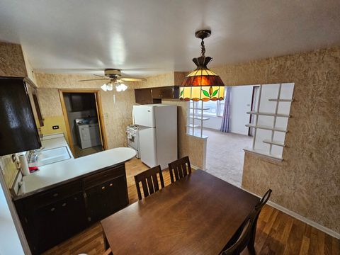 Tiny photo for 8500 Parkside Avenue, Burbank, IL 60459 (MLS # 12604365)