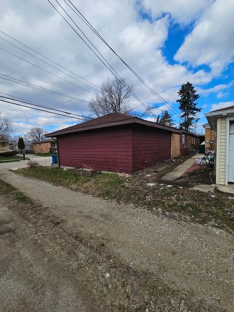 Tiny photo for 8500 Parkside Avenue, Burbank, IL 60459 (MLS # 12604365)