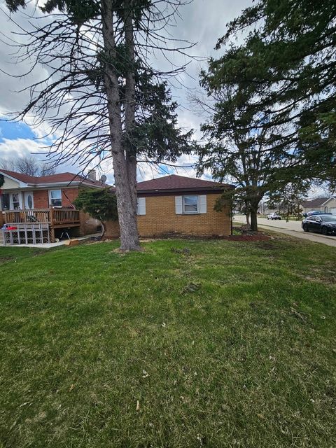 Tiny photo for 8500 Parkside Avenue, Burbank, IL 60459 (MLS # 12604365)
