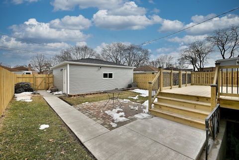 Tiny photo for 7509 N Oleander Avenue, Chicago, IL 60631 (MLS # 12569860)