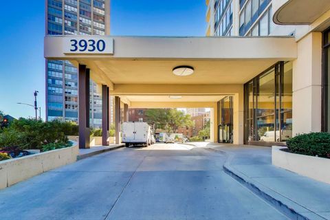 Tiny photo for 3930 N Pine Grove Avenue #2912, Chicago, IL 60613 (MLS # 12512476)