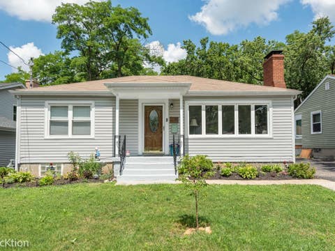 Photo of 1515 Hill Avenue, Wheaton, IL 60187 (MLS # 12723355)