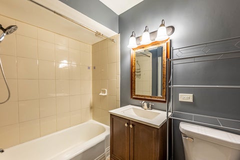 Tiny photo for 1008 Washington Boulevard #5, Oak Park, IL 60302 (MLS # 12751552)