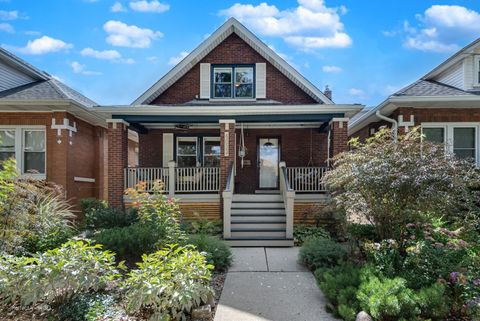 Photo of 5023 W Oakdale Avenue, Chicago, IL 60641 (MLS # 12488552)