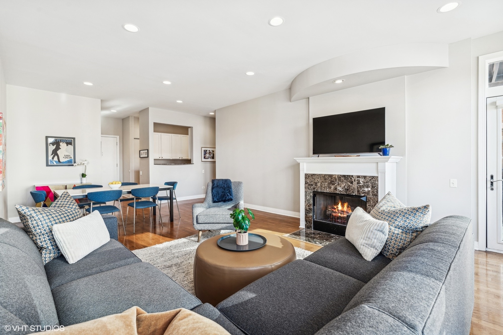 330 N Clinton Street 403