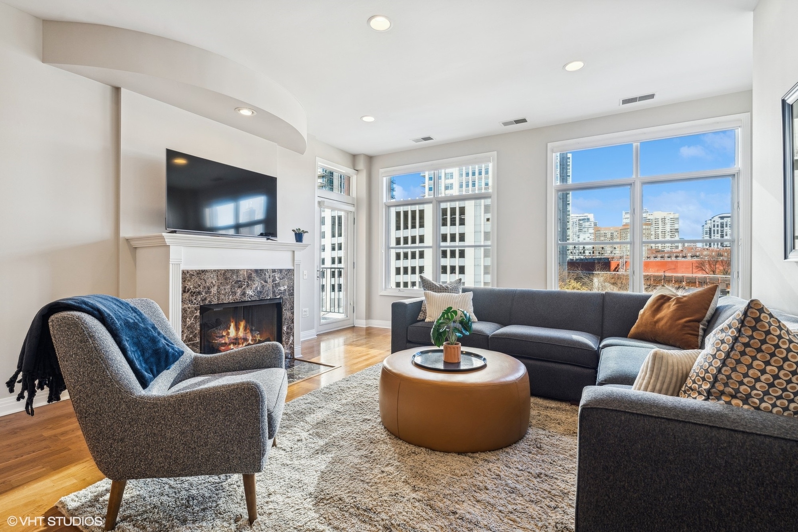330 N Clinton Street 403