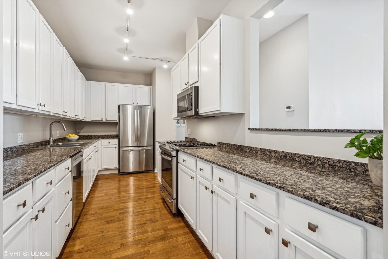 330 N Clinton Street 403