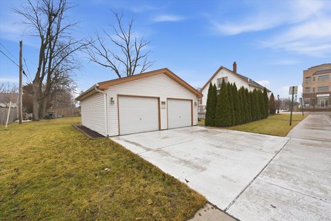 Tiny photo for 17201 Oak Park Avenue, Tinley Park, IL 60477 (MLS # 12554190)