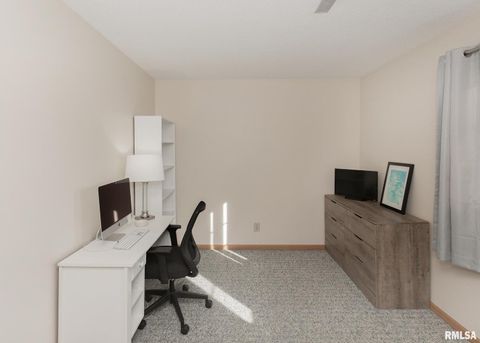 Tiny photo for 3260 PARKWILD Drive #3D, Bettendorf, IA 52722 (MLS # QC4268707)