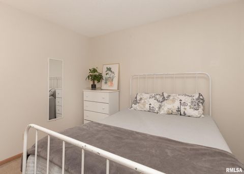 Tiny photo for 3260 PARKWILD Drive #3D, Bettendorf, IA 52722 (MLS # QC4268707)