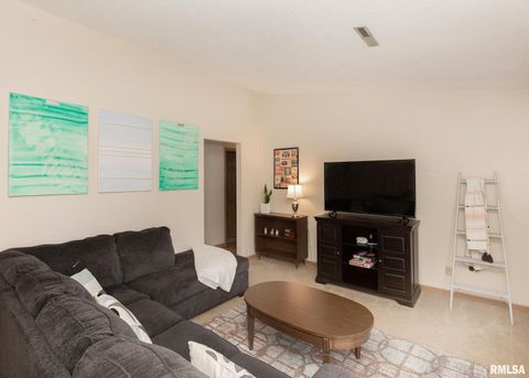 Tiny photo for 3260 PARKWILD Drive #3D, Bettendorf, IA 52722 (MLS # QC4268707)