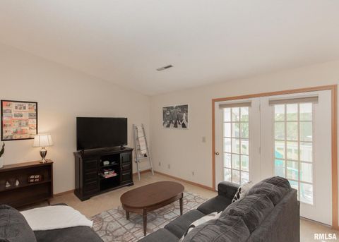 Tiny photo for 3260 PARKWILD Drive #3D, Bettendorf, IA 52722 (MLS # QC4268707)