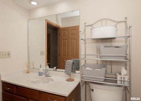 Tiny photo for 3260 PARKWILD Drive #3D, Bettendorf, IA 52722 (MLS # QC4268707)