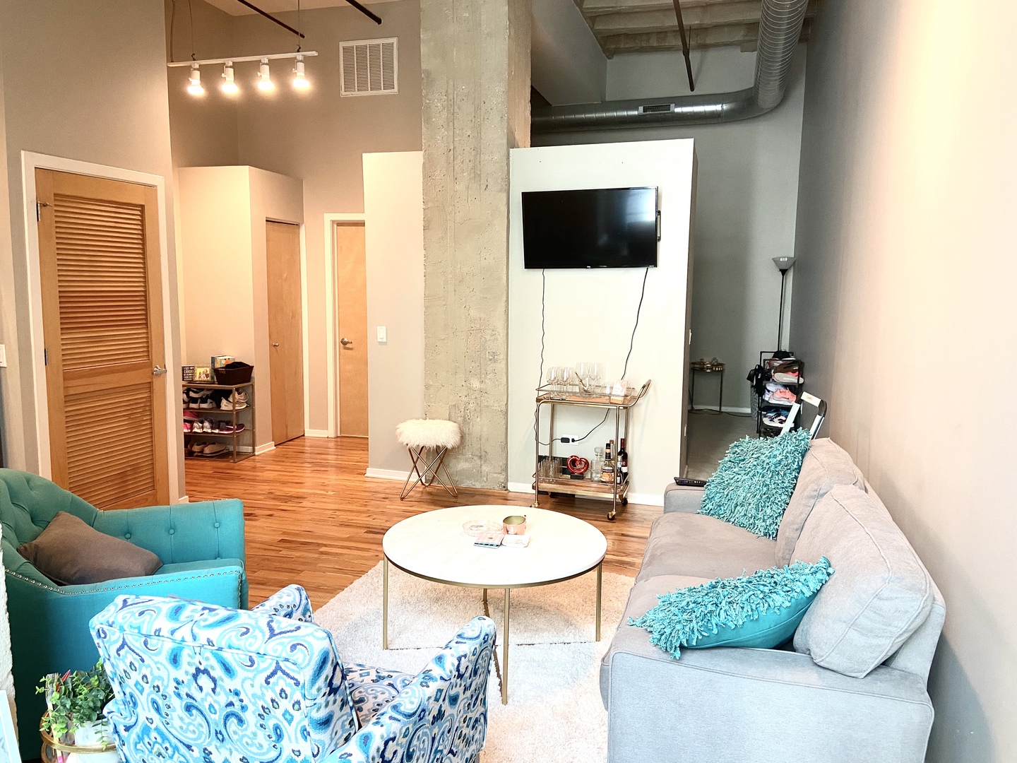 1645 W Ogden Avenue 534