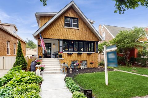 Photo of 10829 S Maplewood Avenue, Chicago, IL 60655 (MLS # 12499160)