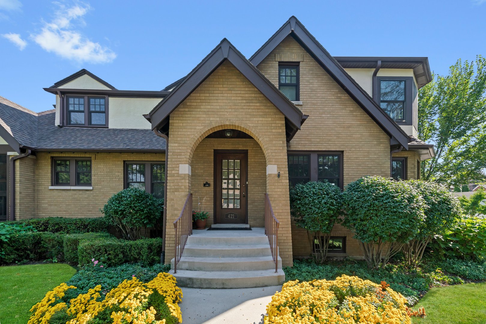 421 S Sunnyside Avenue