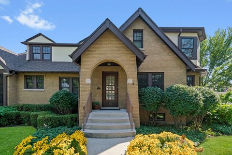 Tiny photo for 421 S Sunnyside Avenue, Elmhurst, IL 60126 (MLS # 12491845)