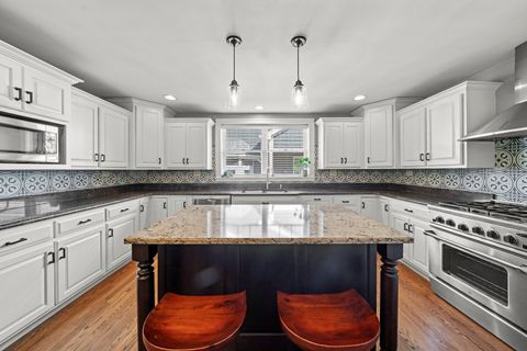 Tiny photo for 421 S Sunnyside Avenue, Elmhurst, IL 60126 (MLS # 12491845)