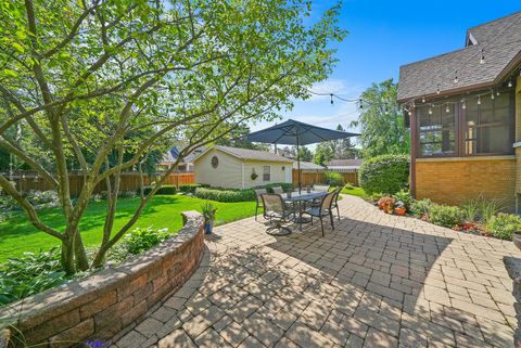 Tiny photo for 421 S Sunnyside Avenue, Elmhurst, IL 60126 (MLS # 12491845)