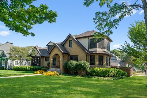Tiny photo for 421 S Sunnyside Avenue, Elmhurst, IL 60126 (MLS # 12491845)