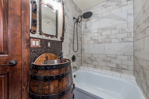 Tiny photo for 1414 Sheridan Road, Winthrop Harbor, IL 60096 (MLS # 12502949)