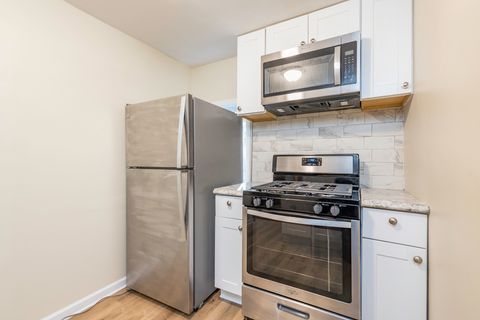 Tiny photo for 1414 Sheridan Road, Winthrop Harbor, IL 60096 (MLS # 12502949)