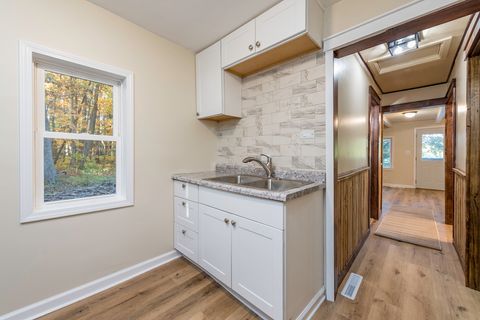 Tiny photo for 1414 Sheridan Road, Winthrop Harbor, IL 60096 (MLS # 12502949)