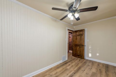 Tiny photo for 1414 Sheridan Road, Winthrop Harbor, IL 60096 (MLS # 12502949)