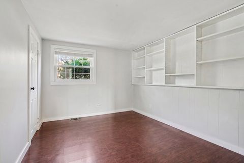 Tiny photo for 1355 Devonshire Lane, Hoffman Estates, IL 60169 (MLS # 12693958)