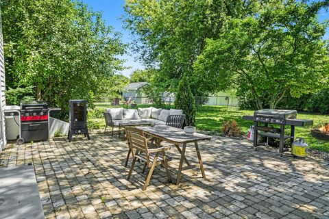 Tiny photo for 1355 Devonshire Lane, Hoffman Estates, IL 60169 (MLS # 12693958)