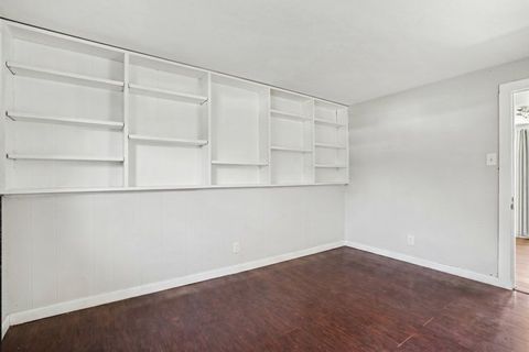 Tiny photo for 1355 Devonshire Lane, Hoffman Estates, IL 60169 (MLS # 12693958)