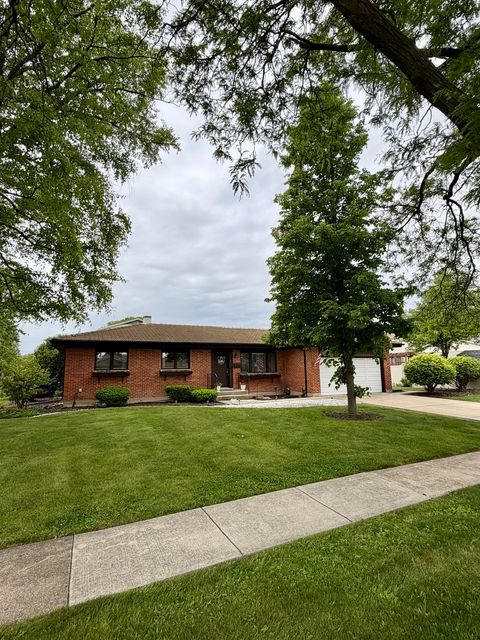 Tiny photo for 832 Leahy Circle, Des Plaines, IL 60016 (MLS # 12656368)