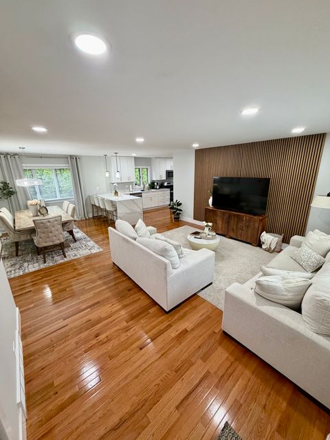 Tiny photo for 832 Leahy Circle, Des Plaines, IL 60016 (MLS # 12656368)