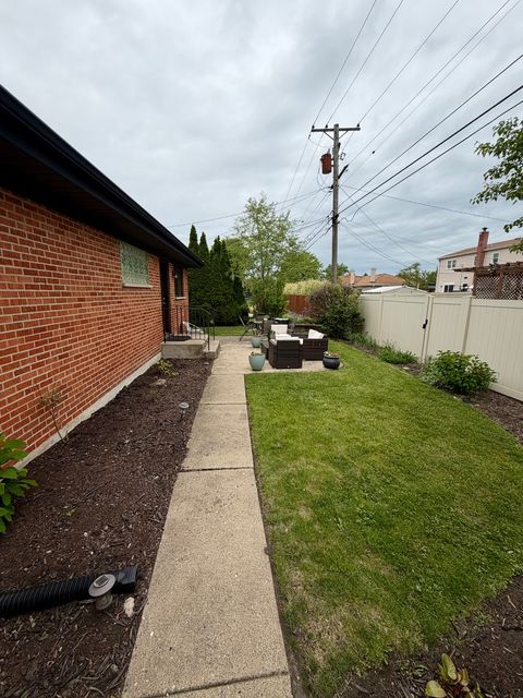 Tiny photo for 832 Leahy Circle, Des Plaines, IL 60016 (MLS # 12656368)