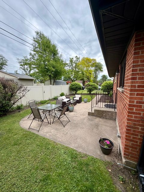 Tiny photo for 832 Leahy Circle, Des Plaines, IL 60016 (MLS # 12656368)