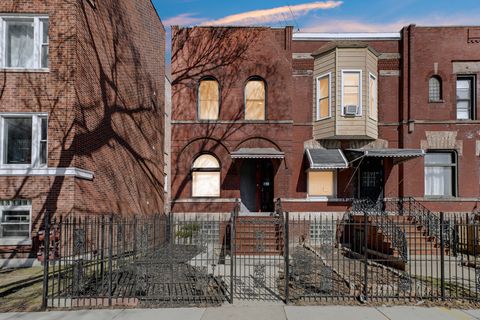 Tiny photo for 928 E 46th Street, Chicago, IL 60653 (MLS # 12611552)