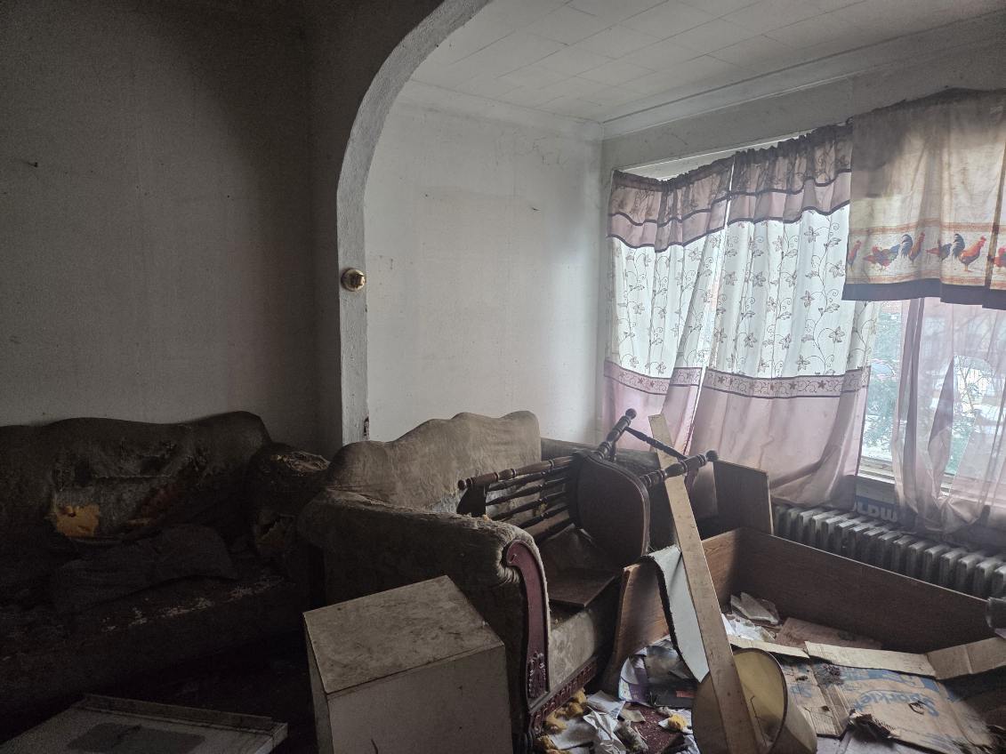 7629 S Maryland Avenue