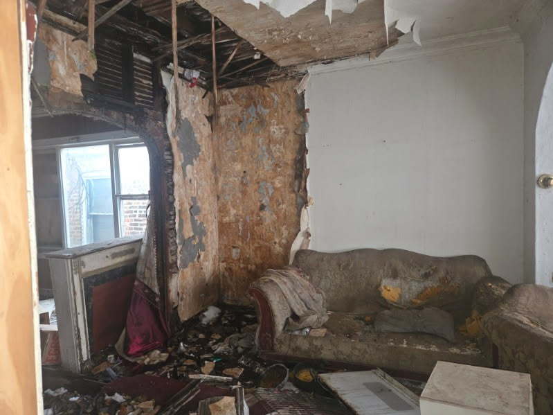 7629 S Maryland Avenue