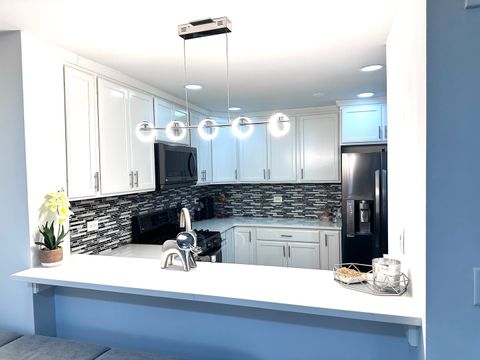 Tiny photo for 320 Sheridan Drive #2C, Willowbrook, IL 60527 (MLS # 12383349)