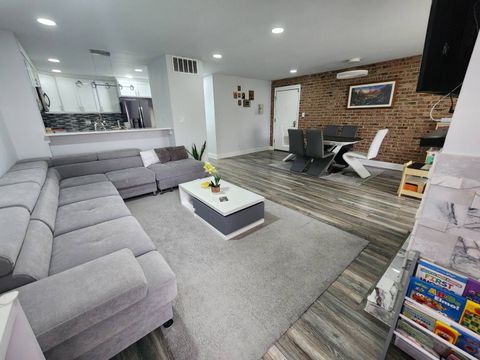 Tiny photo for 320 Sheridan Drive #2C, Willowbrook, IL 60527 (MLS # 12383349)