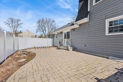 Tiny photo for 1318 Gamon Road, Wheaton, IL 60189 (MLS # 12577008)